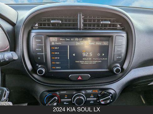 Used 2024 Kia Soul LX w/ Option Group 015 image 17