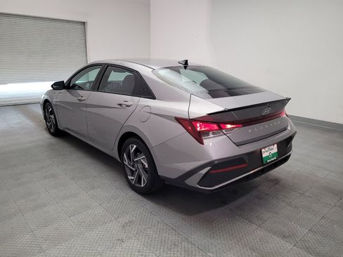 Used 2025 Hyundai Elantra Sport FWD image 5