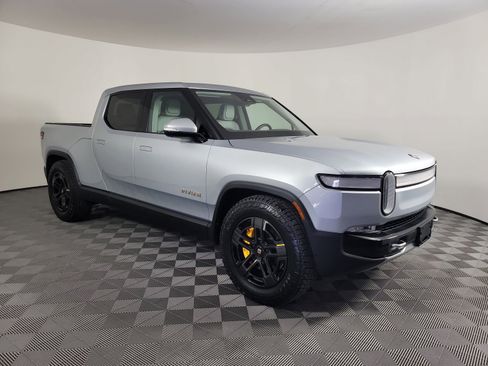 Used 2023 Rivian R1T Adventure image 7