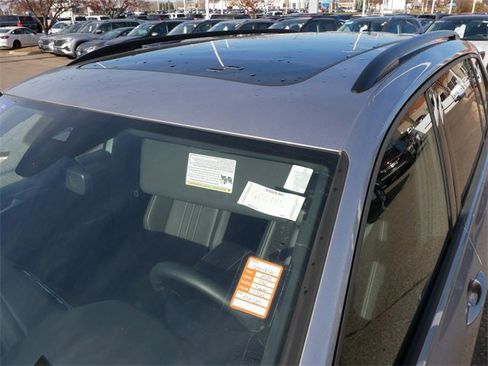 Certified 2024 Volkswagen Tiguan SE R-Line image 11