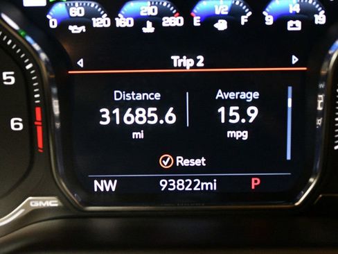 Used 2021 GMC Yukon Denali w/ Denali Premium Package image 47