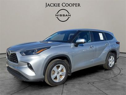 Used 2024 Toyota Highlander LE