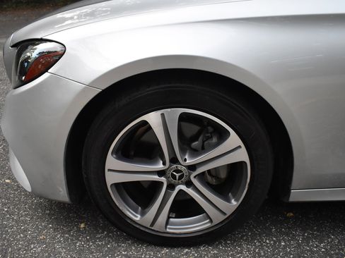 Used 2019 Mercedes-Benz E 300 4MATIC w/ Convenience Package image 16