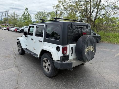 Used 2017 Jeep Wrangler Unlimited Sahara w/ Max Tow Package AWD/4WD image 2