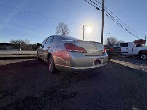 Used 2007 Toyota Avalon Limited image 2