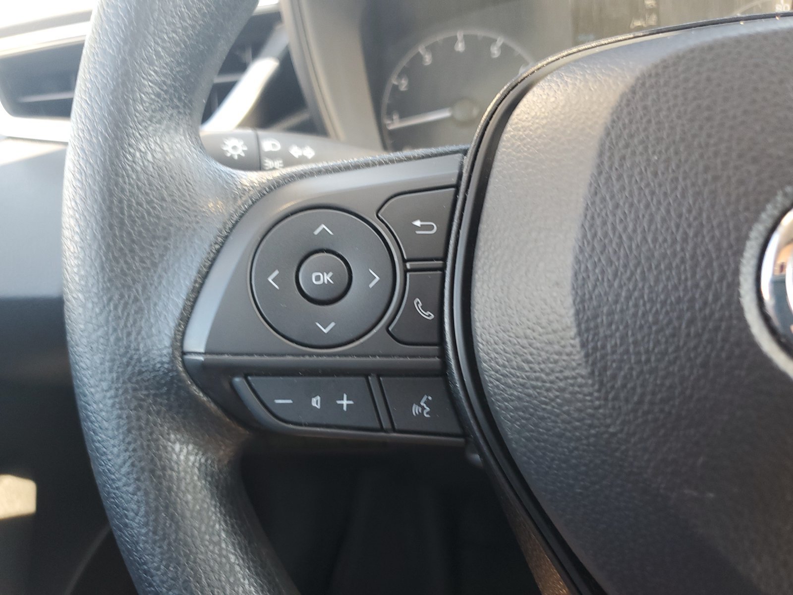 Used 2024 Toyota Corolla LE FWD image 23