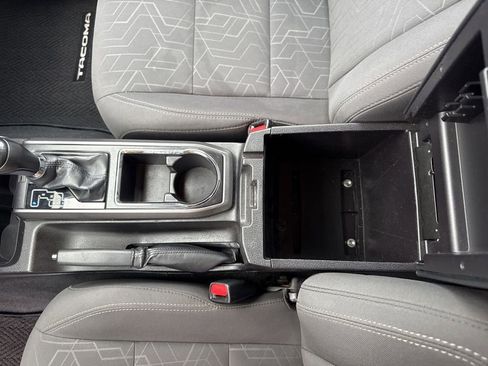 Used 2016 Toyota Tacoma TRD Off-Road w/ Towing Package image 20