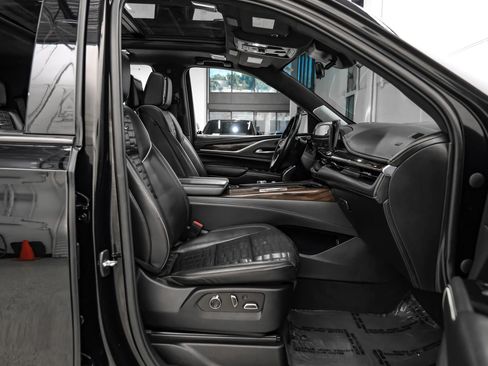 Used 2021 Cadillac Escalade Sport Platinum AWD/4WD image 30