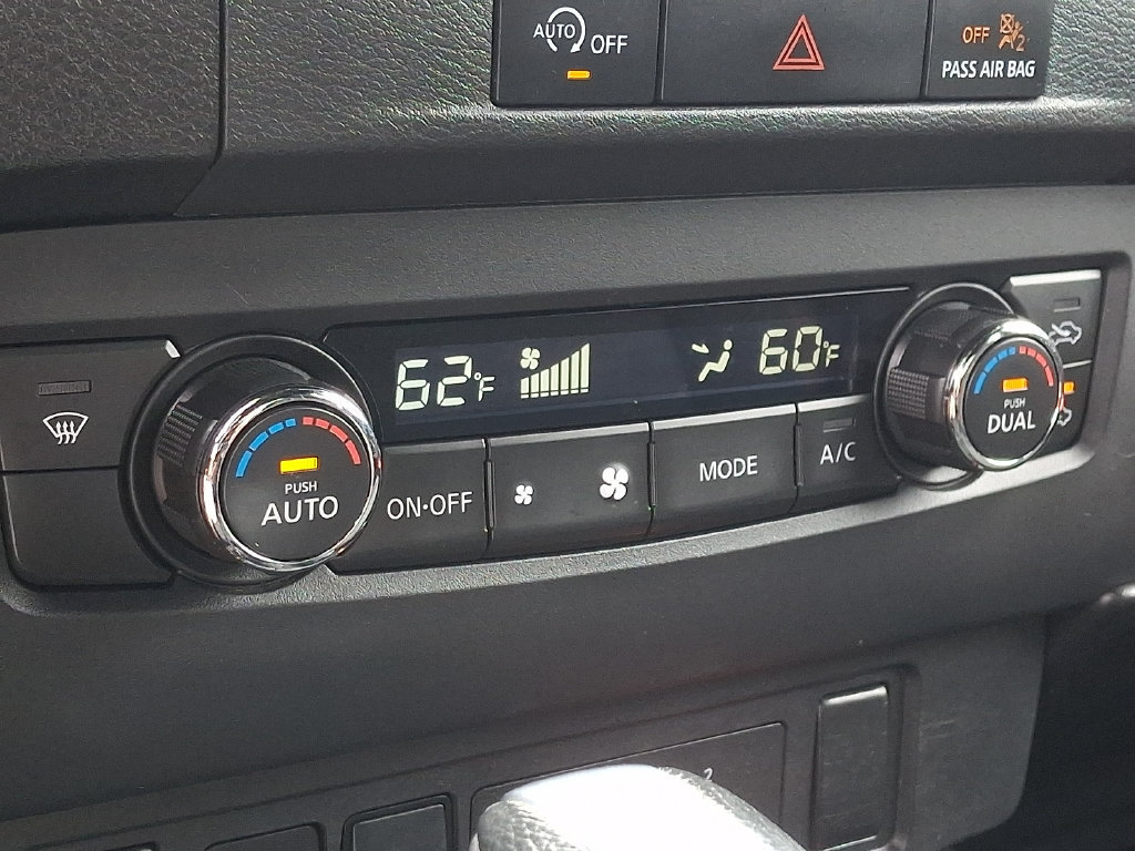Used 2024 Nissan Frontier PRO-4X w/ Technology Package AWD/4WD image 17