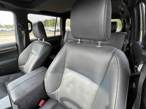 Used 2023 Lexus GX 460 Luxury w/ Accessory Package image 17