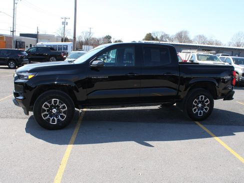 Used 2025 Chevrolet Colorado Z71 image 5
