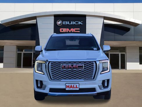Used 2022 GMC Yukon Denali w/ Max Trailering Package image 2