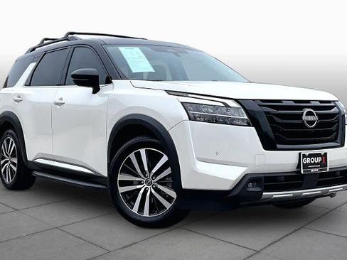 Certified 2023 Nissan Pathfinder Platinum w/ Lighting Package (N93) AWD/4WD image 3
