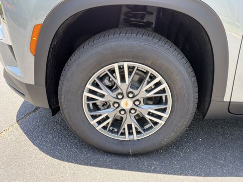 New 2026 Chevrolet Traverse LT w/ LPO, Floor Liner Package FWD image 11