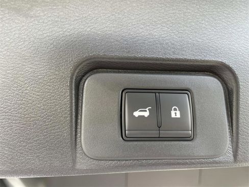 New 2026 Nissan Rogue SV w/ SV Premium Package FWD image 20