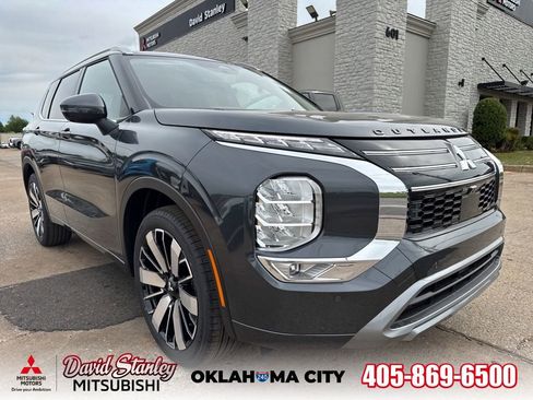 New 2026 Mitsubishi Outlander SEL FWD image 1