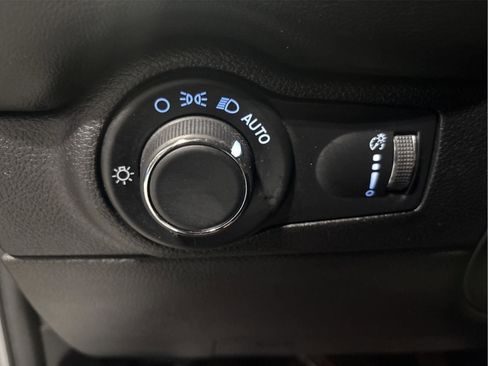 Used 2024 Dodge Durango SXT w/ SXT Blacktop Group image 22