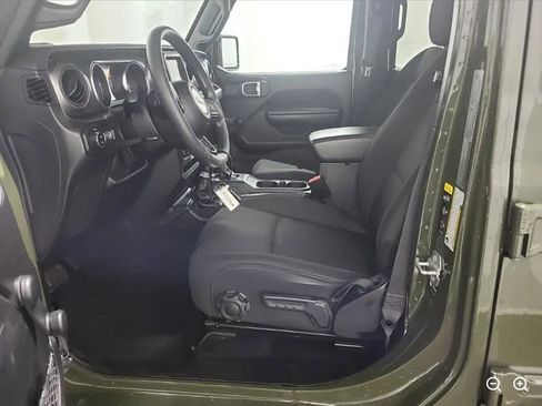 Used 2022 Jeep Gladiator Sport AWD/4WD image 7