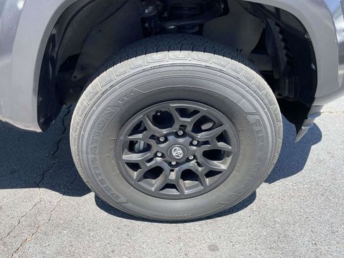 Used 2022 Toyota Tacoma SR5 RWD image 23