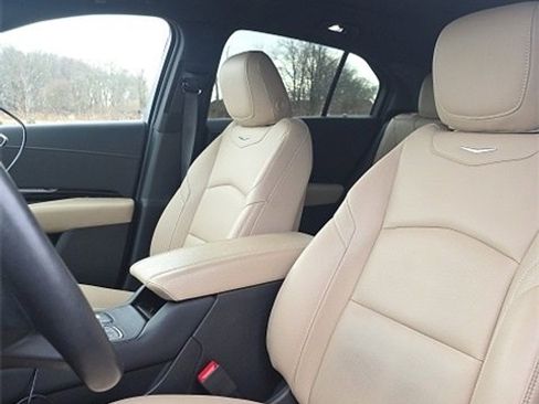 Used 2024 Cadillac XT4 Luxury w/ Cold Weather Package image 10