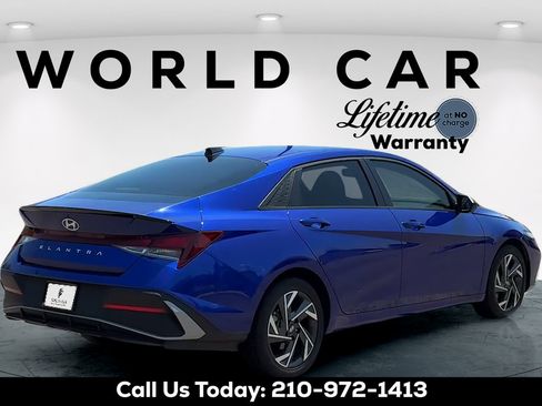Used 2025 Hyundai Elantra Sport FWD image 3