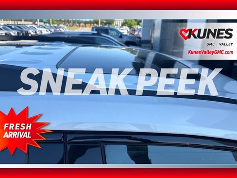 Used 2023 Chevrolet Traverse Premier w/ Redline Edition AWD/4WD image 7