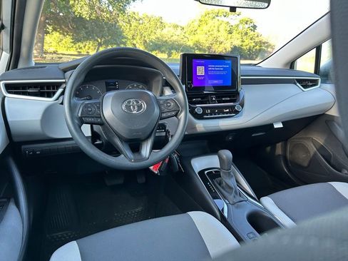 Used 2025 Toyota Corolla LE image 12