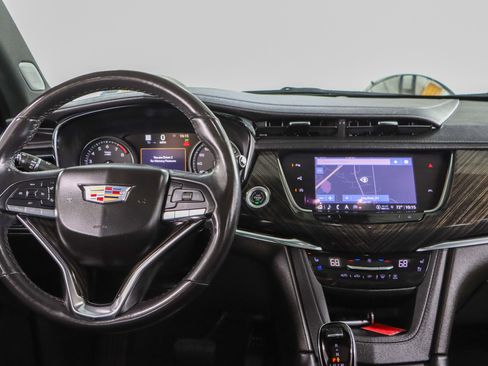 Used 2023 Cadillac XT6 Premium Luxury w/ Technology Package FWD image 17