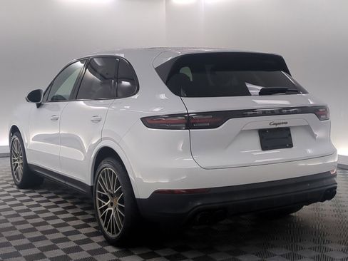 Certified 2022 Porsche Cayenne Platinum Edition AWD/4WD image 3