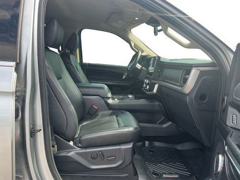 Certified 2024 Ford Expedition XLT RWD image 22