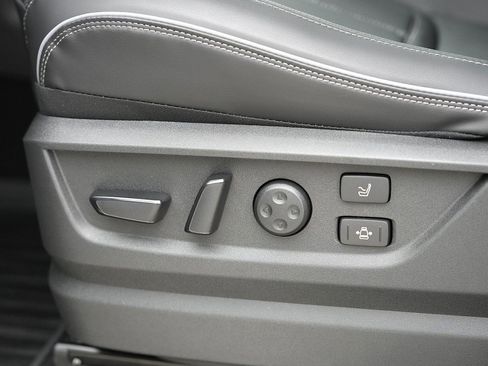 New 2025 INFINITI QX80 Sensory image 30