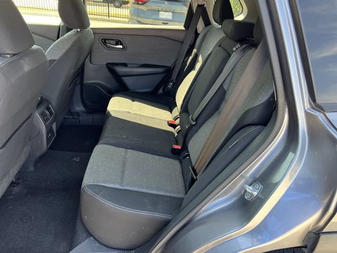 Used 2022 Nissan Rogue SV AWD/4WD image 11