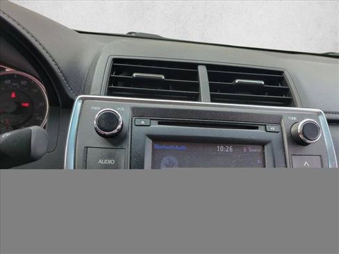 Used 2016 Toyota Camry SE w/ Moonroof Package FWD image 14