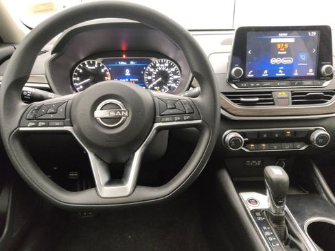 Used 2024 Nissan Altima 2.5 SV image 22