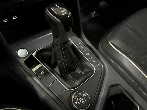Used 2022 Volkswagen Tiguan SEL R-Line image 23