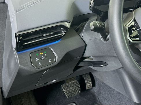 Used 2024 Volkswagen ID.4 S RWD image 16