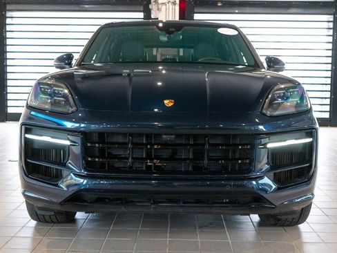 Certified 2025 Porsche Cayenne S AWD/4WD image 7