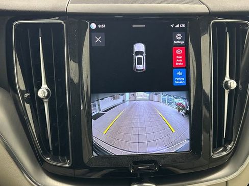 Certified 2023 Volvo XC60 B5 Core w/ Climate Package image 17