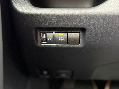 Used 2021 Toyota RAV4 LE image 22