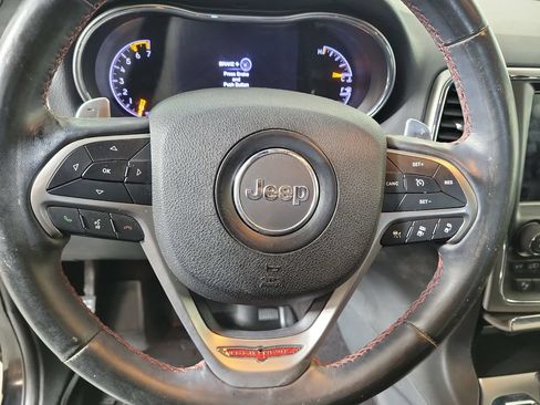 Used 2018 Jeep Grand Cherokee Trailhawk w/ Trailhawk Luxury Group AWD/4WD image 15