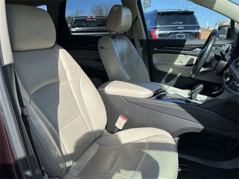 Used 2018 Buick Enclave Essence w/ Trailering Package image 25