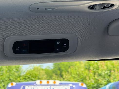 Used 2022 Chrysler Voyager LX FWD image 27
