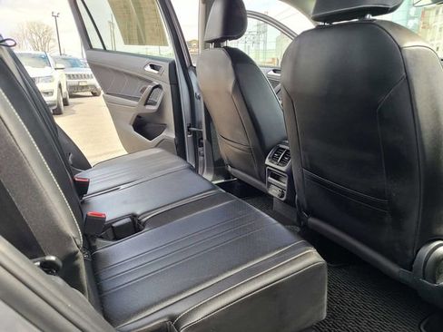 Used 2024 Volkswagen Tiguan SE image 20