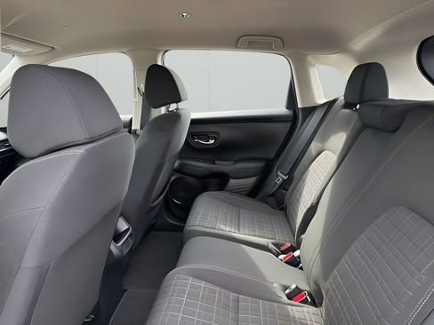 Used 2023 Honda HR-V LX image 12