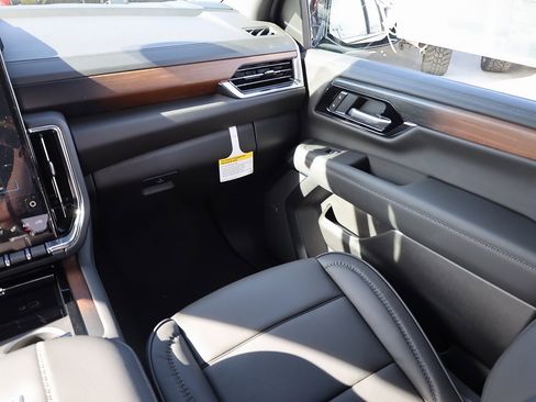 New 2026 GMC Yukon XL Denali w/ Advanced Technology Package image 22