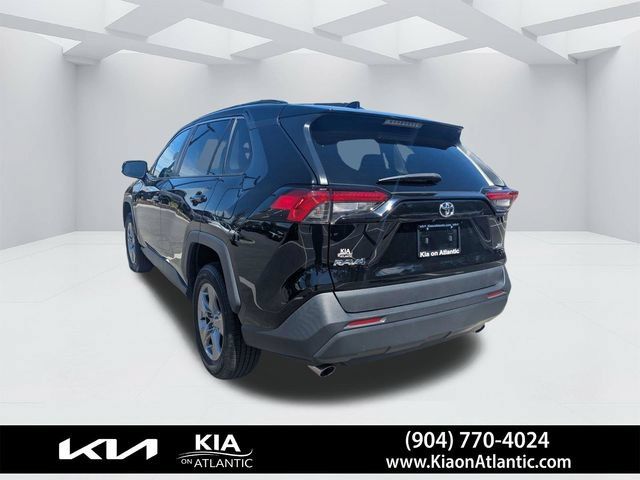 Used 2024 Toyota RAV4 XLE FWD image 5