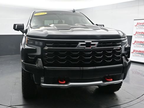 Used 2023 Chevrolet Silverado 1500 ZR2 w/ Technology Package image 3
