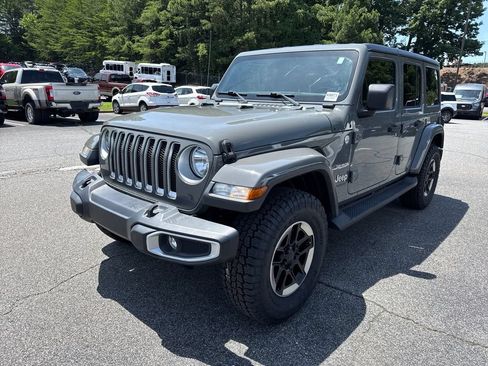 Used 2020 Jeep Wrangler Unlimited Sahara AWD/4WD image 3