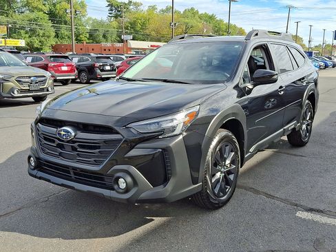 Certified 2025 Subaru Outback Onyx Edition XT image 3