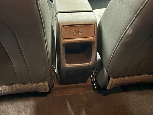 Used 2025 Chevrolet Trax LT w/ Sunroof Package FWD image 12